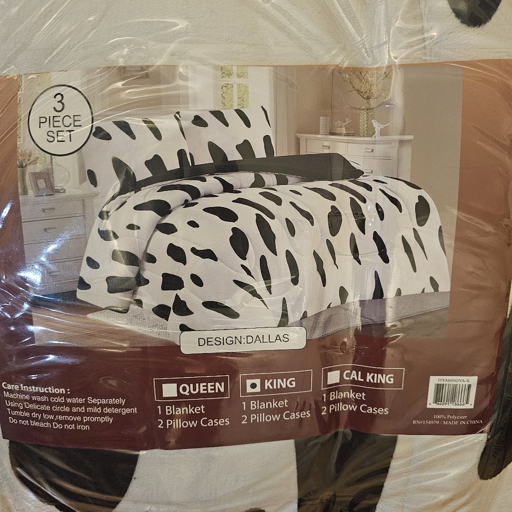 Borrego Blanket Black and White Bedding 3 Piece Set